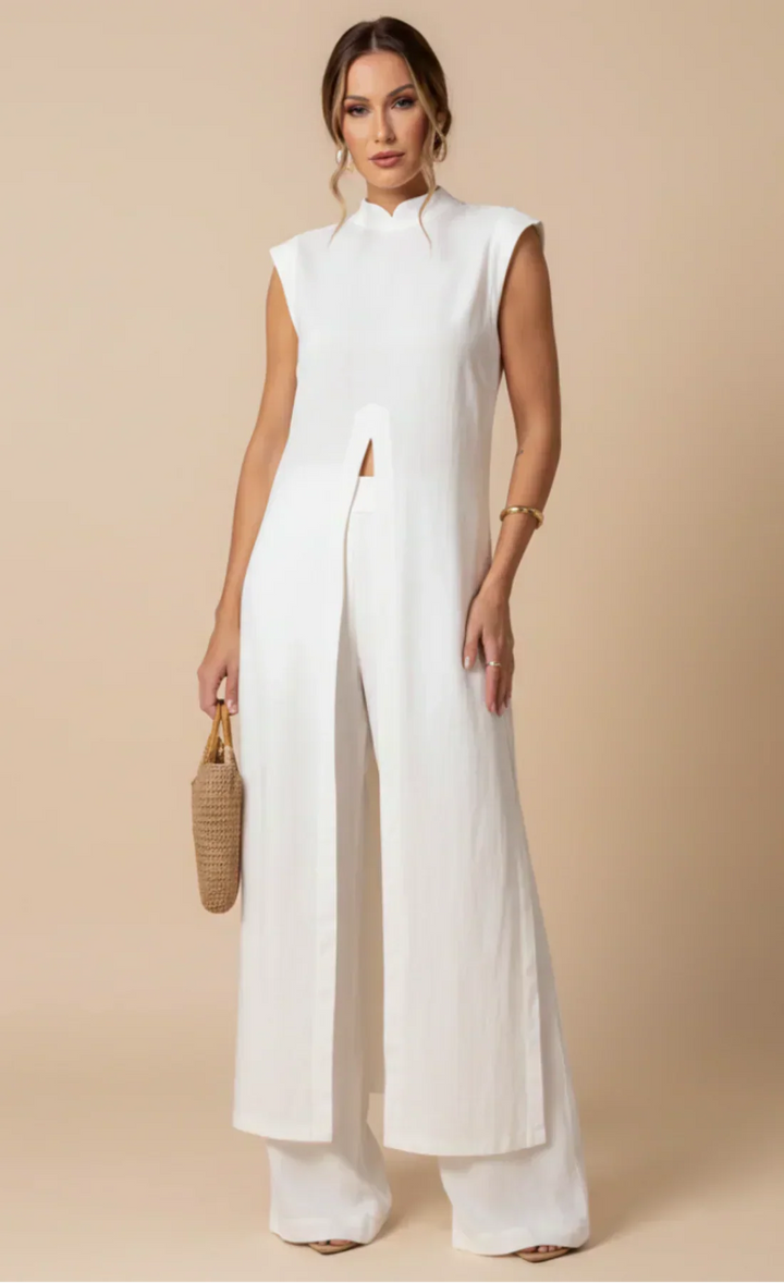 Chloe™ | Soft White Elegance